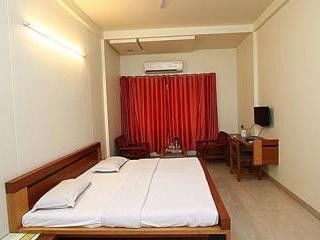 Hotel Surya Renaissance Nashik Bagian luar foto
